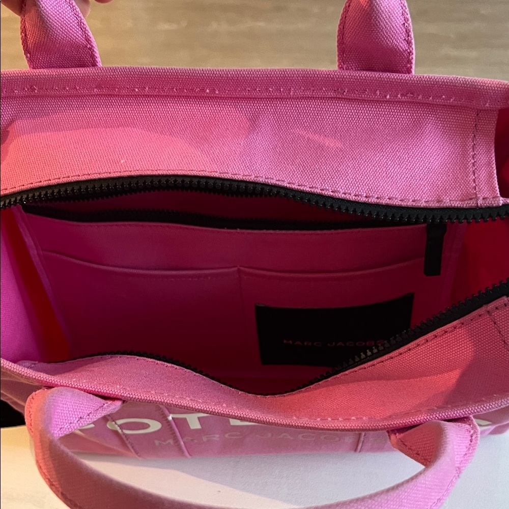 Marc Jacobs Vibrant Pink Tote Bag - Picture 8 of 9